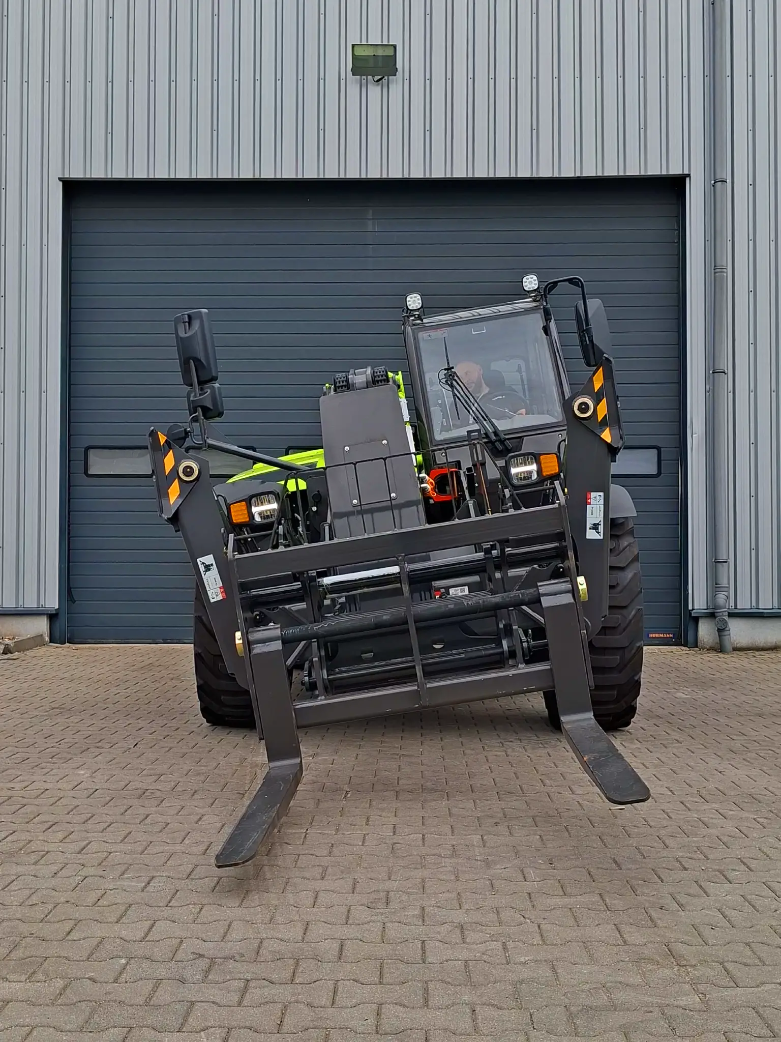 ZTH4014 wynajem - widok 3